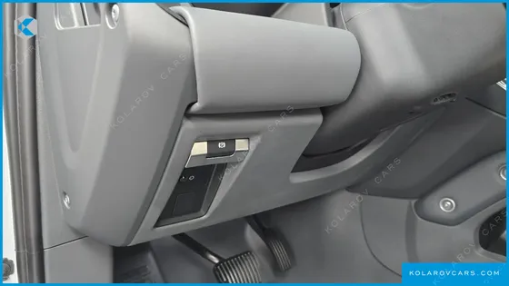 LAND ROVER DEFENDER 110 P300 X-DYNAMIC SE