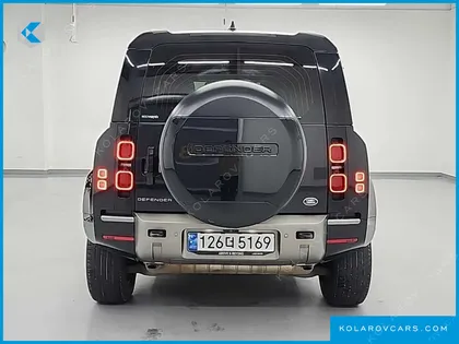 LAND ROVER DEFENDER 110 P300 X-DYNAMIC SE