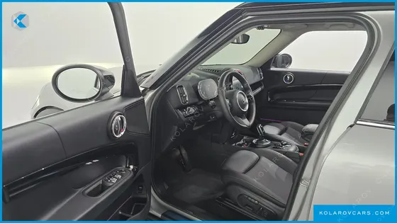 MINI COUNTRYMAN CLASSIC PLUS LAUNCH PACK