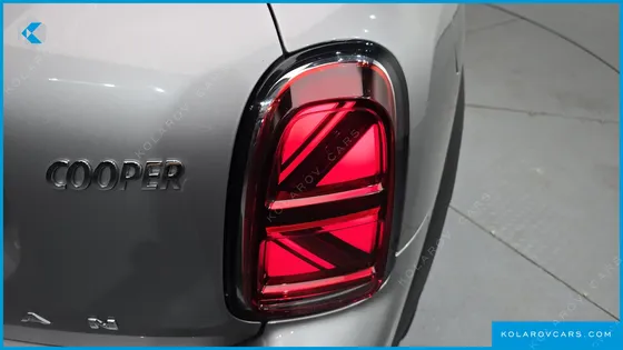 MINI COUNTRYMAN CLASSIC PLUS LAUNCH PACK