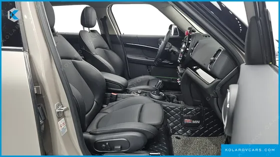 MINI COUNTRYMAN CLASSIC PLUS LAUNCH PACK