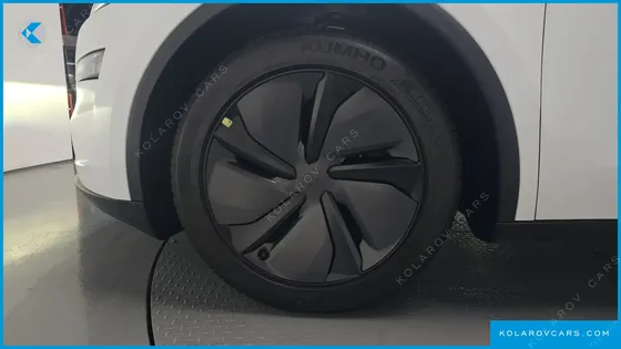 TESLA MODEL Y RWD