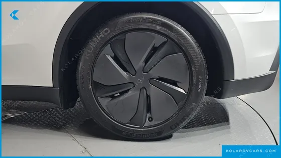 TESLA MODEL Y RWD