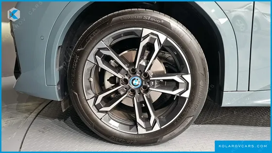 BMW IX2 EDRIVE 20 M SPORT