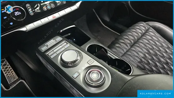 GENESIS GV70 2.5T GASOLINE 2WD