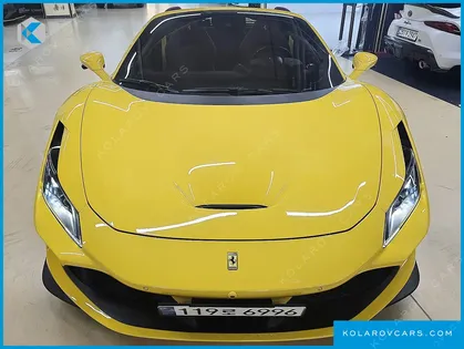 FERRARI F8 3.9 V8