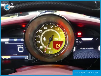 FERRARI F8 3.9 V8
