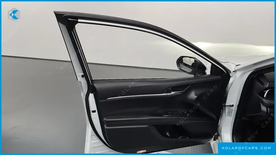 TOYOTA CAMRY 2.5 LE HYBRID