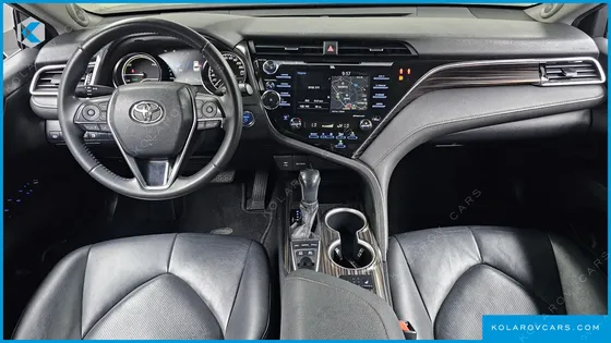TOYOTA CAMRY 2.5 XLE HYBRID