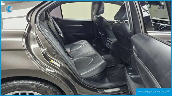 TOYOTA CAMRY 2.5 XLE HYBRID