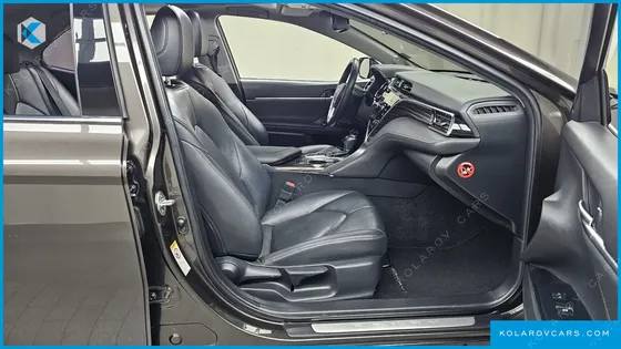 TOYOTA CAMRY 2.5 XLE HYBRID
