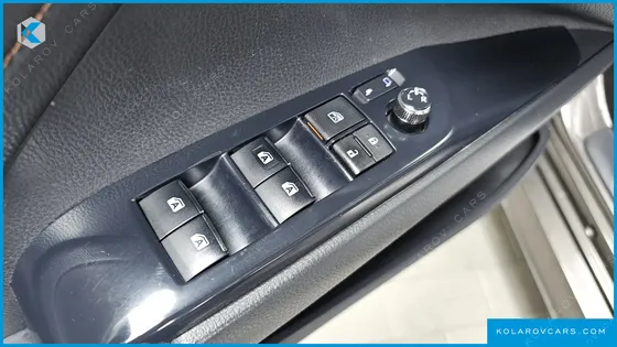 TOYOTA CAMRY 2.5 XLE HYBRID