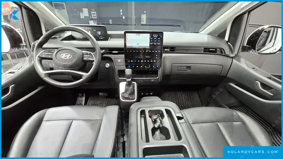 HYUNDAI STARIA TOURER 11-SEATER