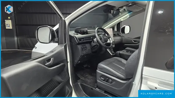 HYUNDAI STARIA TOURER 11-SEATER