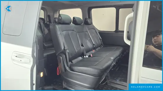 HYUNDAI STARIA TOURER 11-SEATER
