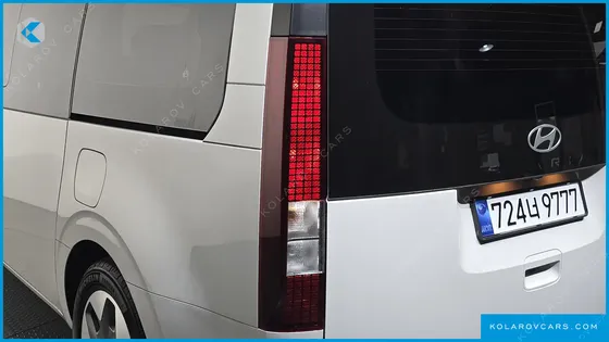 HYUNDAI STARIA TOURER 11-SEATER
