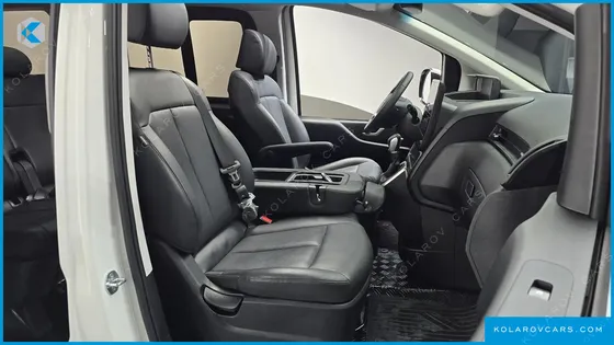 HYUNDAI STARIA TOURER 11-SEATER
