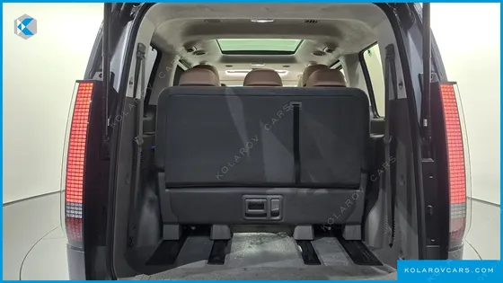 HYUNDAI STARIA 4WD LOUNGE 9-SEATER