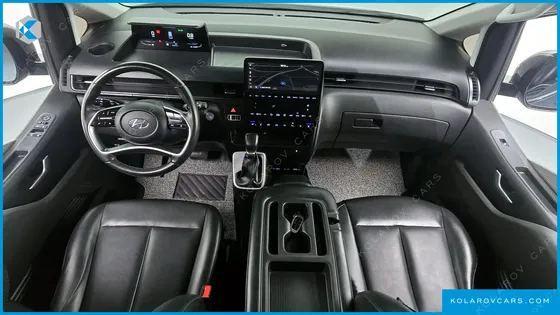 HYUNDAI STARIA 4WD TOURER 9-SEATER