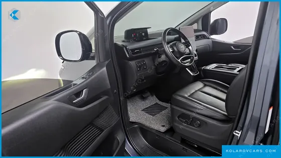 HYUNDAI STARIA 4WD TOURER 9-SEATER