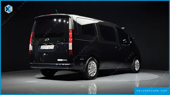 HYUNDAI STARIA CARGO 3-SEATER