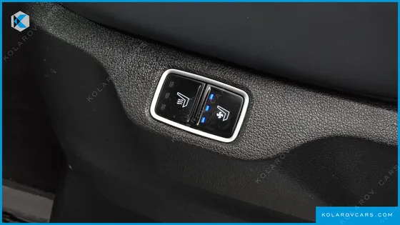 HYUNDAI STARIA 4WD LOUNGE 9-SEATER