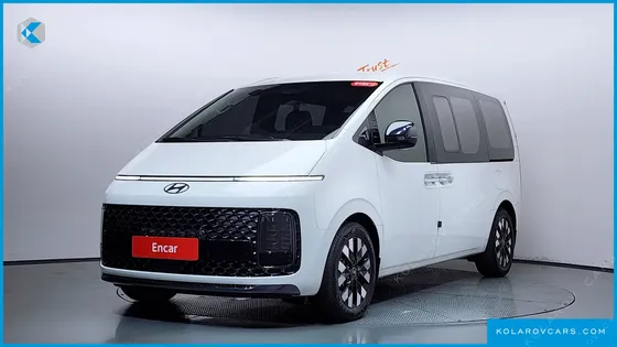 HYUNDAI STARIA LOUNGE 9-SEATER