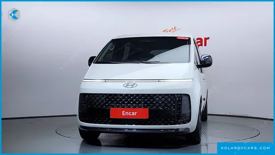 HYUNDAI STARIA LOUNGE 9-SEATER