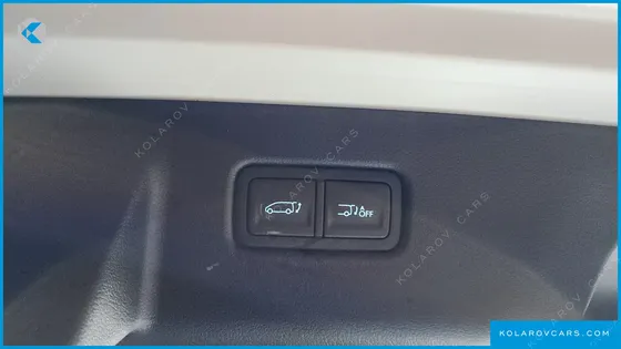 HYUNDAI STARIA LOUNGE 9-SEATER