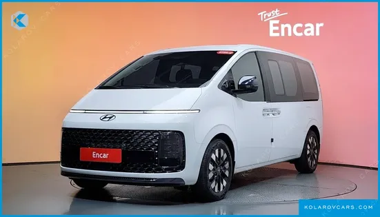HYUNDAI STARIA LOUNGE 9-SEATER