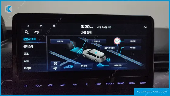 HYUNDAI STARIA LOUNGE 9-SEATER