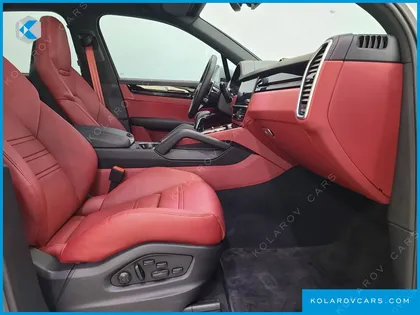 PORSCHE CAYENNE 3.0 PLATINUM EDITION