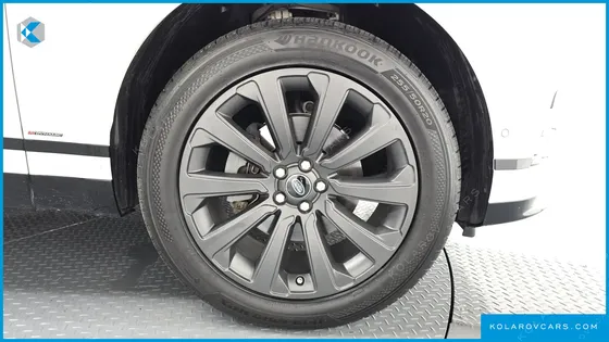 LAND ROVER RANGE ROVER VELAR 2.0 D240 R-DYNAMIC SE