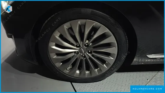 GENESIS EQ900 3.8 GDI AWD