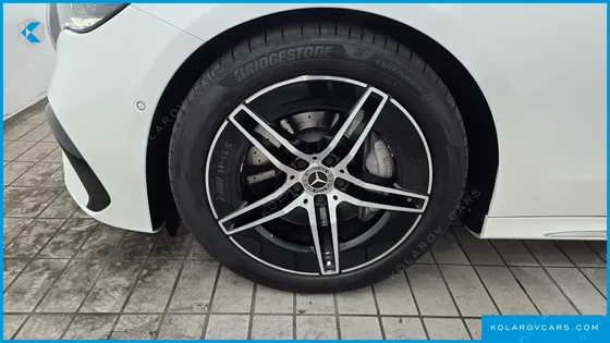 MERCEDES E-CLASS E300 4MATIC AMG LINE