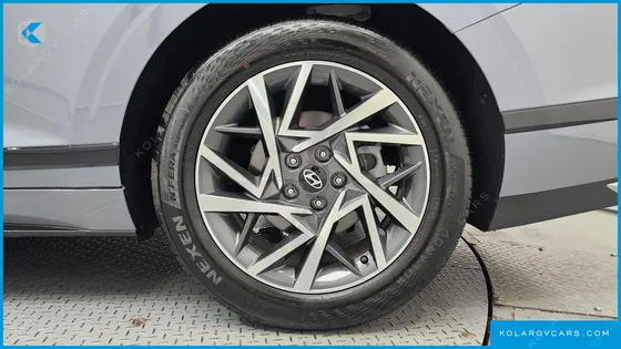 HYUNDAI GRANDEUR PREMIUM