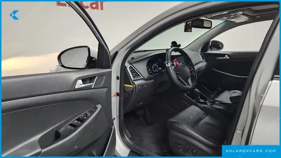 HYUNDAI TUCSON DIESEL 2.0 4WD