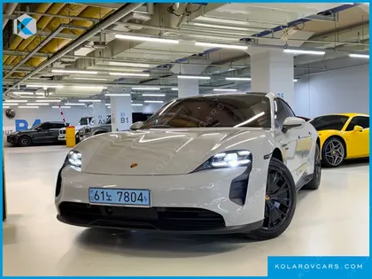 PORSCHE TAYCAN GTS