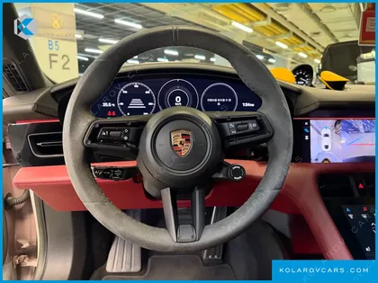 PORSCHE TAYCAN GTS