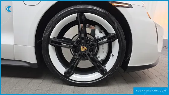 PORSCHE TAYCAN GTS