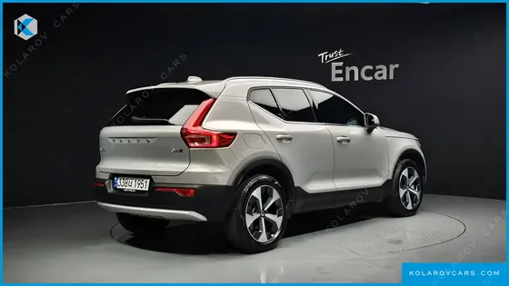VOLVO XC40 B4 ULTIMATE BRIGHT