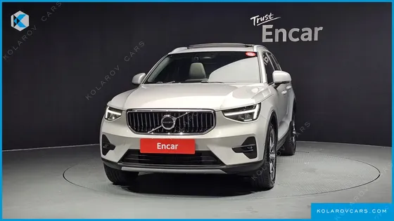 VOLVO XC40 B4 ULTIMATE BRIGHT