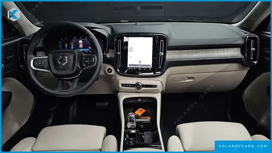 VOLVO XC40 B4 ULTIMATE BRIGHT