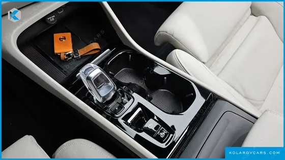 VOLVO XC40 B4 ULTIMATE BRIGHT