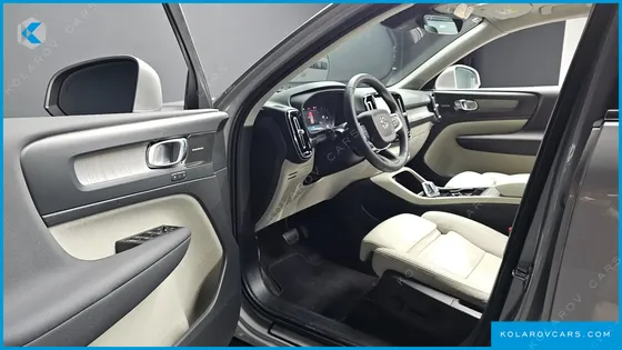 VOLVO XC40 B4 ULTIMATE BRIGHT