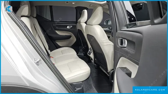 VOLVO XC40 B4 ULTIMATE BRIGHT