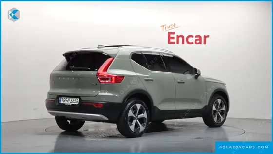 VOLVO XC40 B4 ULTIMATE BRIGHT