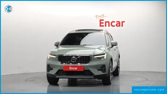 VOLVO XC40 B4 ULTIMATE BRIGHT