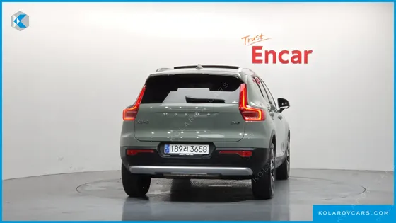 VOLVO XC40 B4 ULTIMATE BRIGHT
