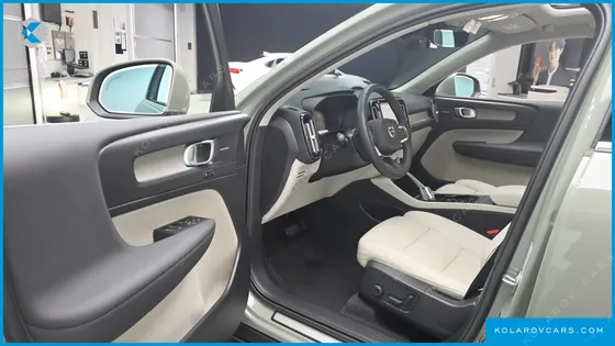 VOLVO XC40 B4 ULTIMATE BRIGHT
